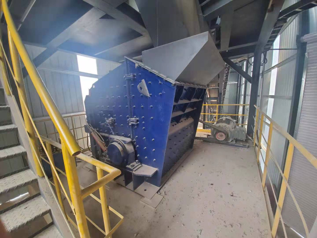 歐版全液壓反擊式破碎機